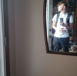 Meet your Posher, Damien